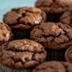 Vegane-Schokolade-aus-Kakaobohnen-und-pflanzlichen-Fetten
